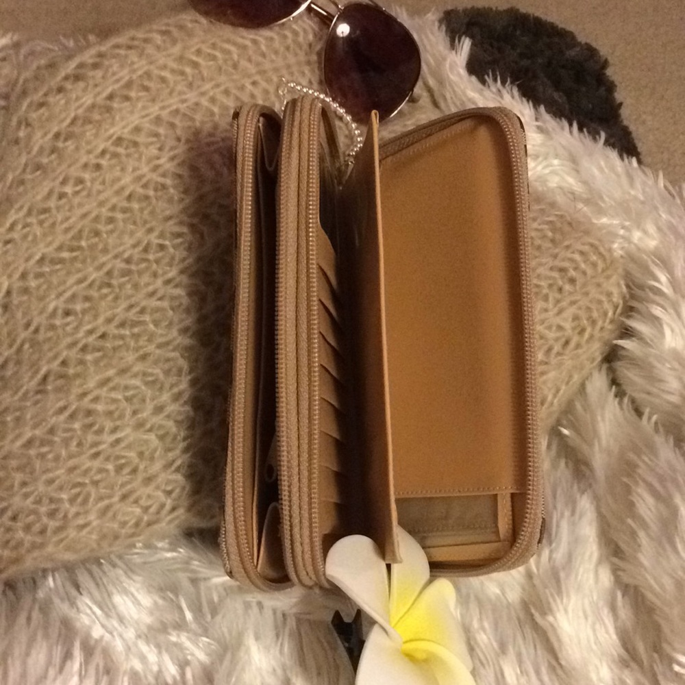 Multi Function Wallet Double Zips All D Way Around - image 6